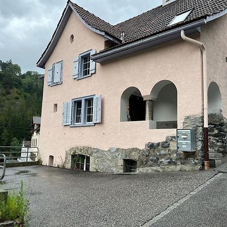 Wunderschoene Ferienwohnung In Den Bergen Tiefencastel Exteriér fotografie