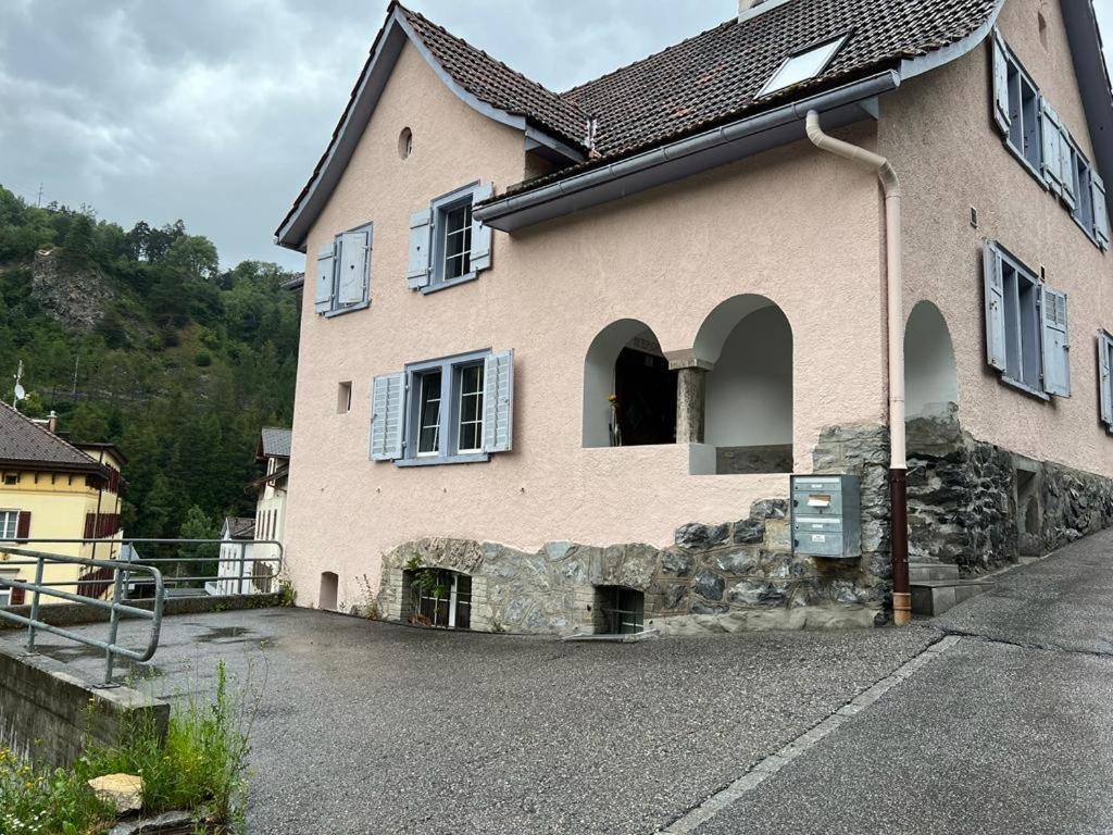 Wunderschoene Ferienwohnung In Den Bergen Tiefencastel Exteriér fotografie